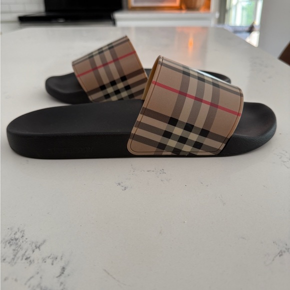 Burberry Black and Tan Plaid Slides - Picture 8 of 8
